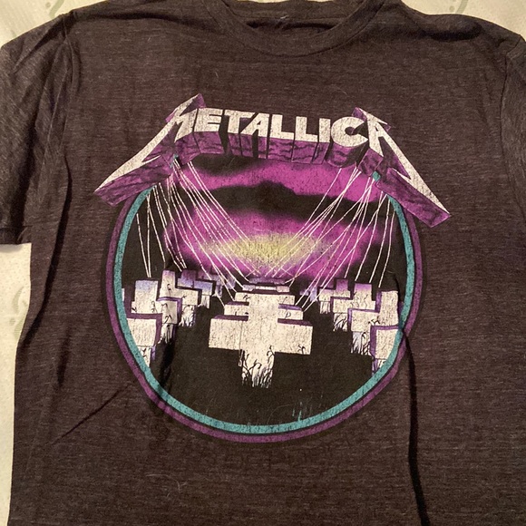 Tops - Retro Metallica T.  Size M/L.
